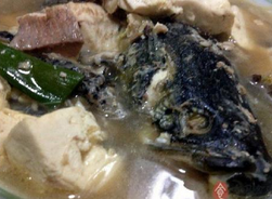 涮烫黑鱼肉汤白味鲜的黑鱼豆腐火锅【重庆火锅底料厂家】