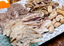 韭香浓醇味道鲜香的韭香猪杂火锅【重庆火锅底料批发】