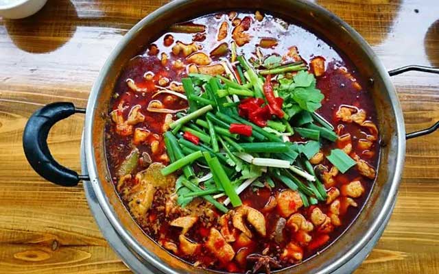 肥肠鸡火锅